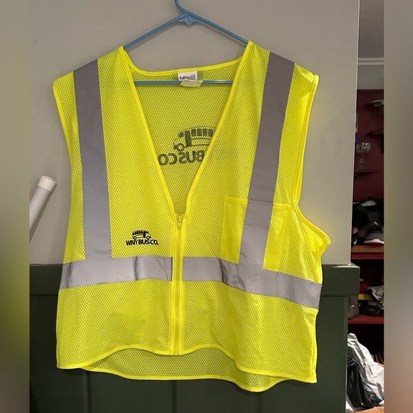 Full source vest size L - Picture 1 of 3